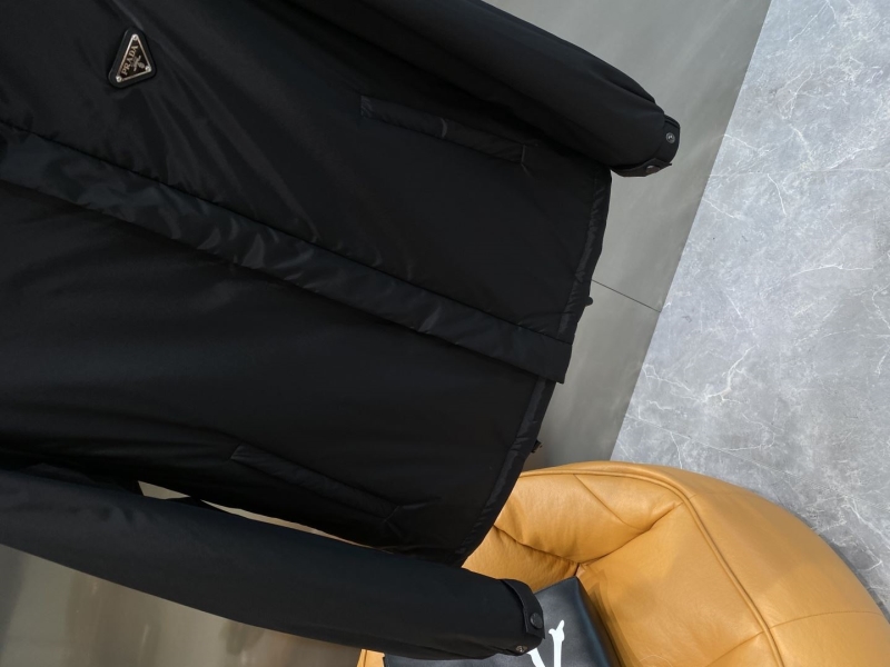 Pra*a outwear
